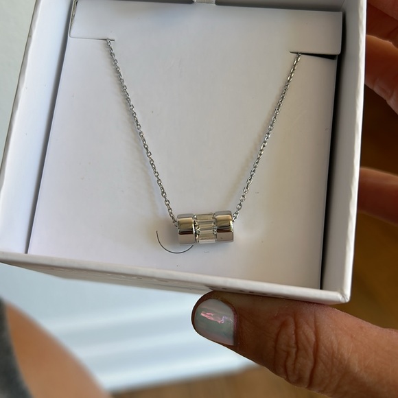 NWT Michael Kors silver necklace - Picture 2 of 6